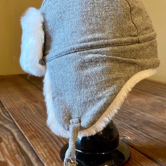 BabyGap faux-fur flannel trapper hat - Picture 4 of 8